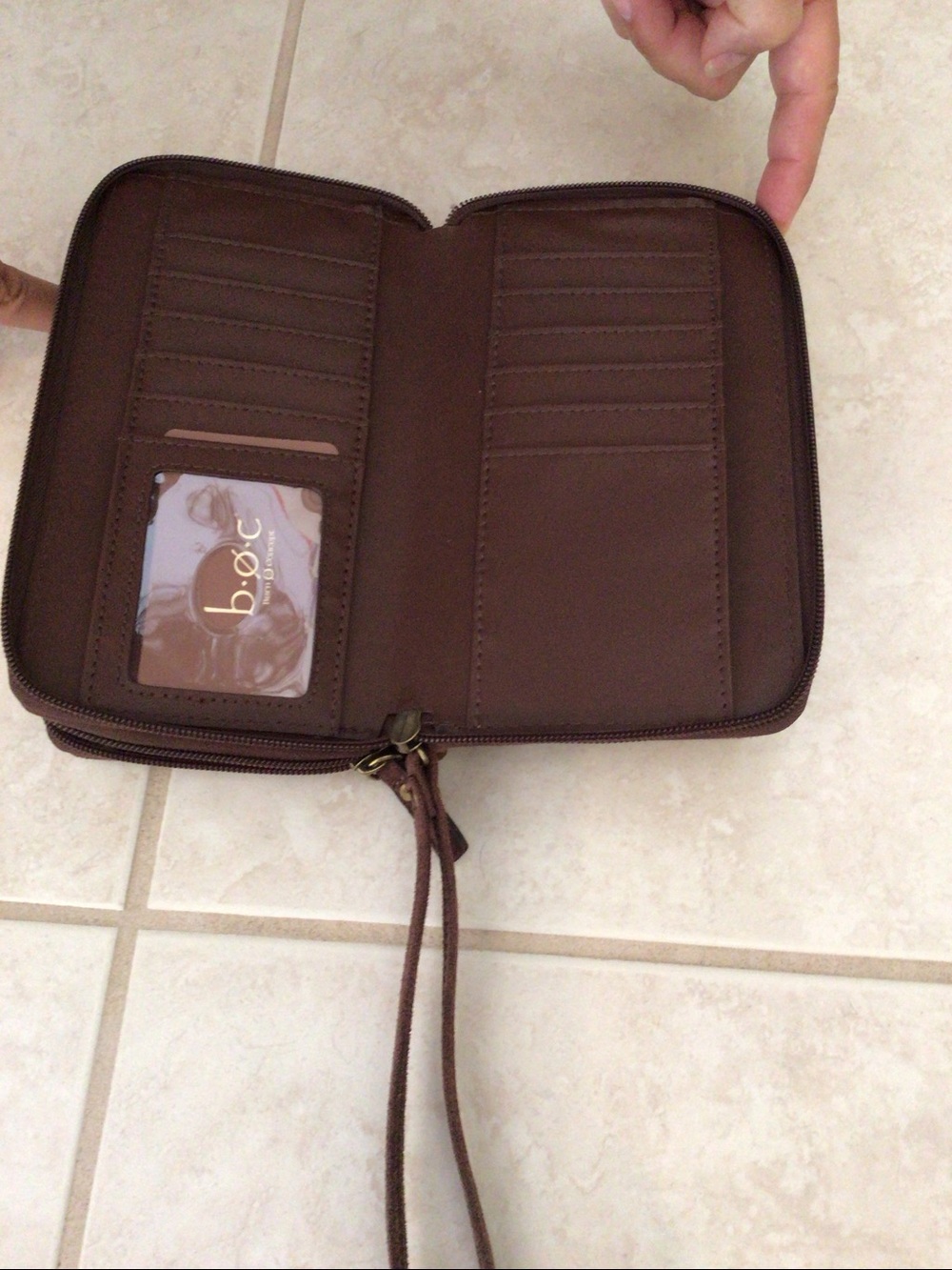 NWOT born B.O.C  brown wallet - Picture 3 of 4